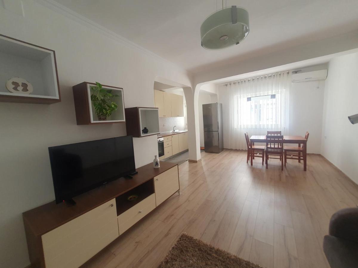 Apartment In The Heart Of Tirana , Bllok エクステリア 写真